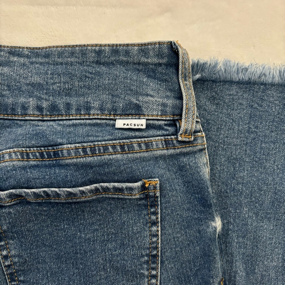 Low Rise Jeans 🦋 - Picture 6 of 8